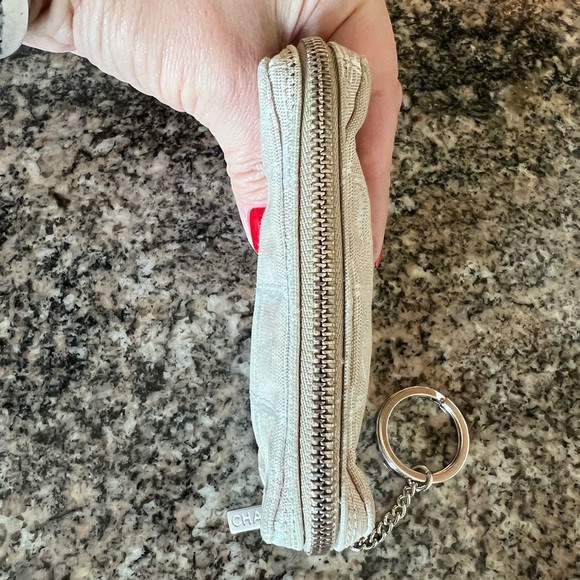 Chanel Interlocking CC Logo Wallet-Keychain - Picture 4 of 8